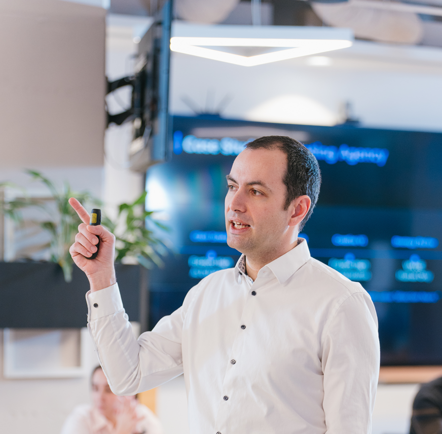 Thierry Ollivero leading an executive session